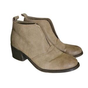Billabong Tan Block Heel Ankle Boots Size 9